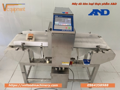 Máy rà kim loại dang băng tải